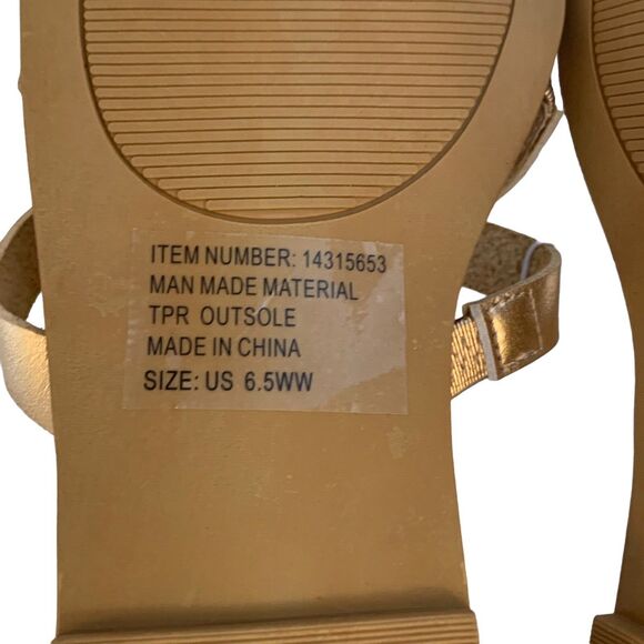 Torrid T-Strap Gladiator Buckle Summer Sandal Rose Gold Size 6.5 WW NEW - Picture 9 of 9